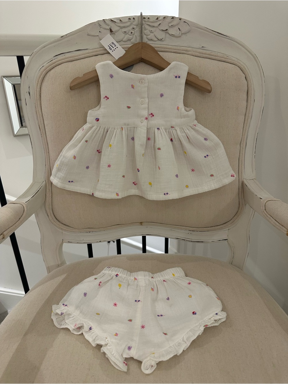 🤍 12~18 Mth GAP White Baby Girl Cotton Ruffle Tank Top & Ruffle Bloomers Set NWT - Picture 10 of 11